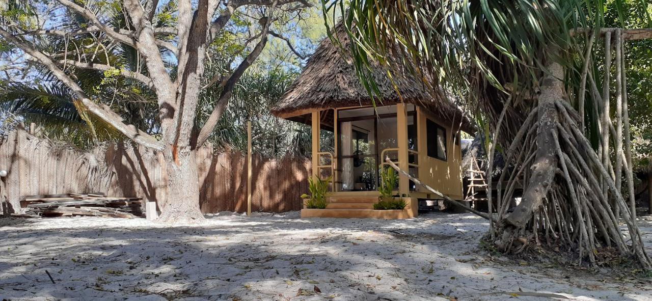 다르에스살람 Mikadi Beach Camp & Backpackers 호스텔 외부 사진