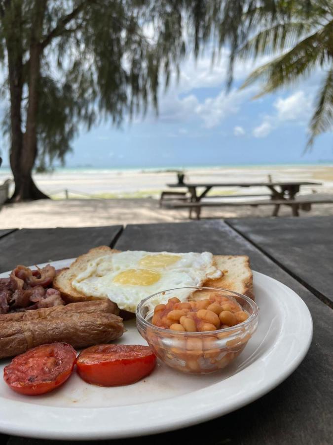 다르에스살람 Mikadi Beach Camp & Backpackers 호스텔 외부 사진
