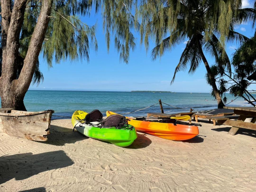 다르에스살람 Mikadi Beach Camp & Backpackers 호스텔 외부 사진