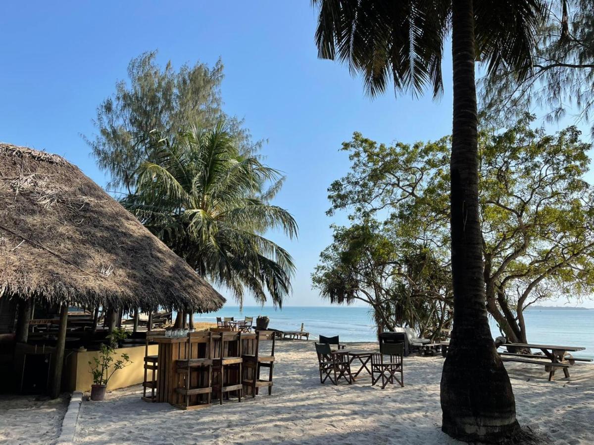 다르에스살람 Mikadi Beach Camp & Backpackers 호스텔 외부 사진