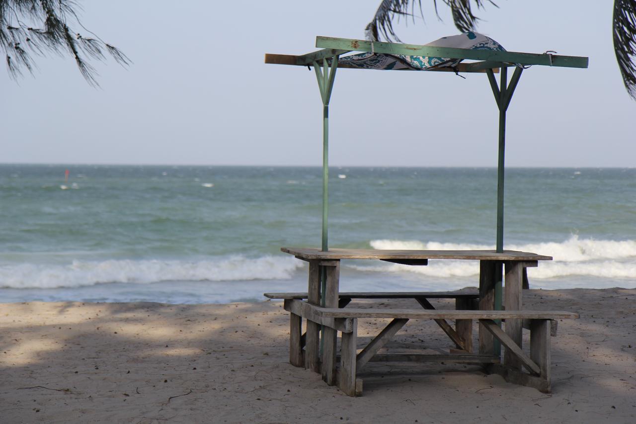 다르에스살람 Mikadi Beach Camp & Backpackers 호스텔 외부 사진